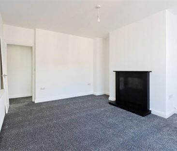 3 bedroom flat to rent - Photo 2