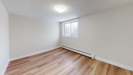 Ottawa West - Photo 5