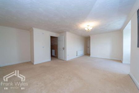 Madison Heights, Coopers Row, Lytham St. Annes, Lancashire, FY8 - Photo 3