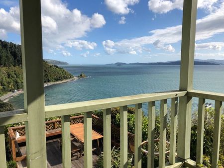 Lovely bays home with harbour views - Photo 2
