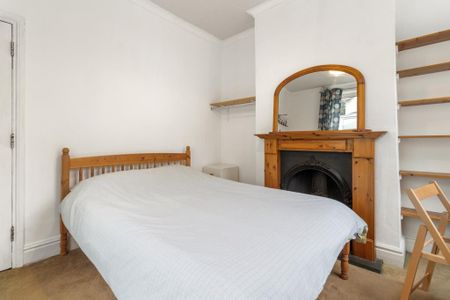 3 bedroom semi-detached house to rent - Photo 3