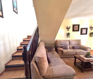 A very spacious three double bedroomed town house on this very popu... - Photo 4