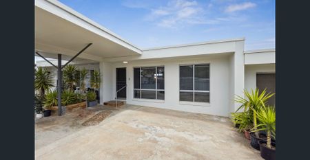 LOW MAINTENANCE ONE BEDROOM UNIT - Photo 4