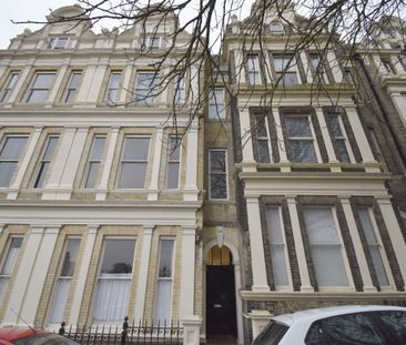 Flat to rent - Castle Hill, Rochester, ME1 - Photo 4