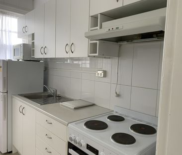 Perfect City Living with car park included - Photo 4