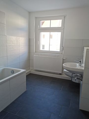 Charmante 2-Zimmerwohnung im Altbau mit Balkon - Photo 4