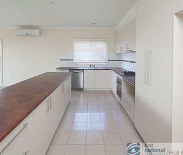 18 Darwin Way, Pakenham - Photo 5