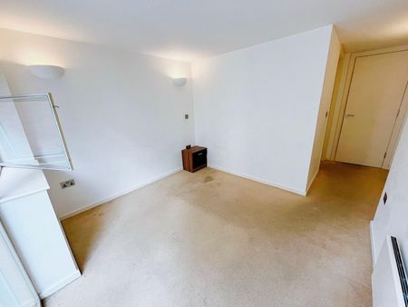 2 bedroom Flat To Let - Photo 3