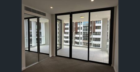 Cozy modern spacious 2 Bedrooms and 2 Bathrooms Apartment with balcony for lease - Photo 4
