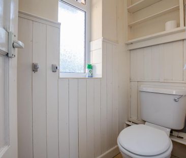 4 bedroom terraced house to rent - Photo 3