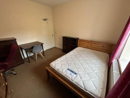 6 bedroom house to rent - Photo 2