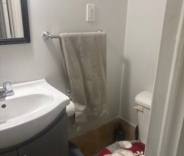 For Lease - 431 Oceanside Avenue Unit# B, Richmond Hill, Ontario - Photo 6