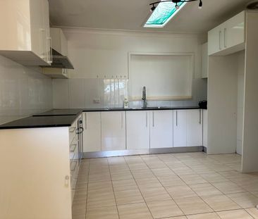 3 bedrooms house in Busby - Photo 6