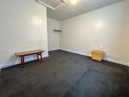 1 Bedroom Flat To Let - HP13 - Photo 2