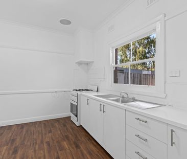 CHARMING FAMILY HOME IN PRIME NEWTOWN LOCATION - Photo 4