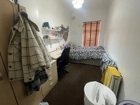 6 bedroom private hall to rent - Photo 2