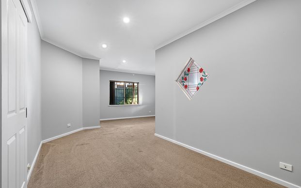 Spacious 4x2 Family Home - Baynton Bliss - Photo 1