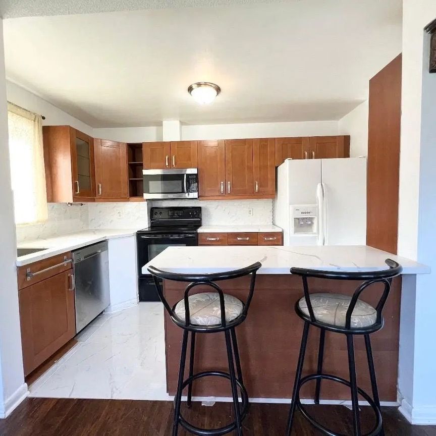 For Lease - 78 Tormore Drive Unit# Main Fl, Richmond Hill, Ontario - Photo 1