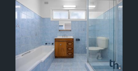 Comfortable Living in a Peaceful Old Valentine Cul-de-Sac - Photo 4