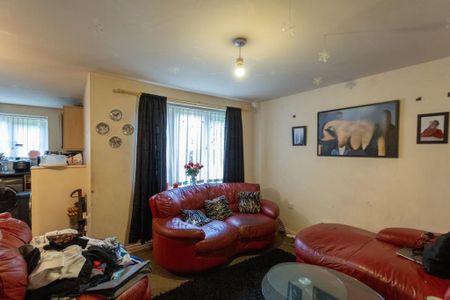 2 bedroom ground floor flat to rent - Photo 4