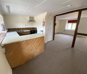 2 bedroom end of terrace house to rent - Photo 5