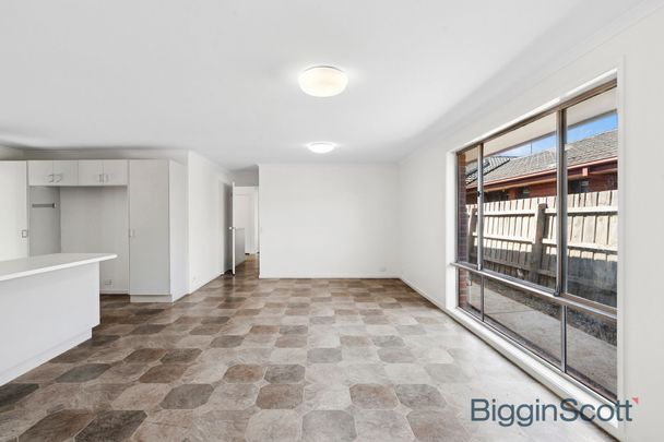 Perfect Family Home! open cancelled! - Photo 1