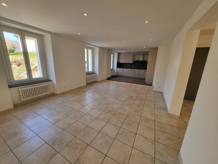 Grand appartement de 5 pièces au 2ème étage rénové en 2022 - Photo 2