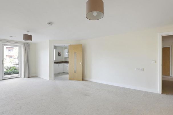 2 bedroom retirement property to rent - Photo 1