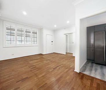 Large 5 Bedroom Family Home - Photo 4