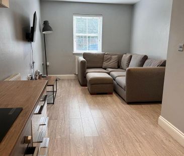 2 bedroom coach house to rent - Photo 3