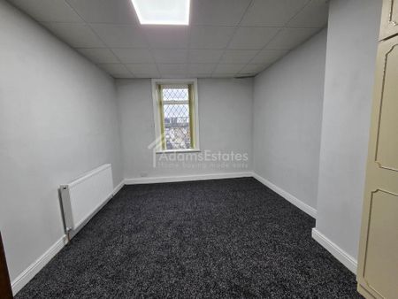 3 bedroom end of terrace house to rent - Photo 4