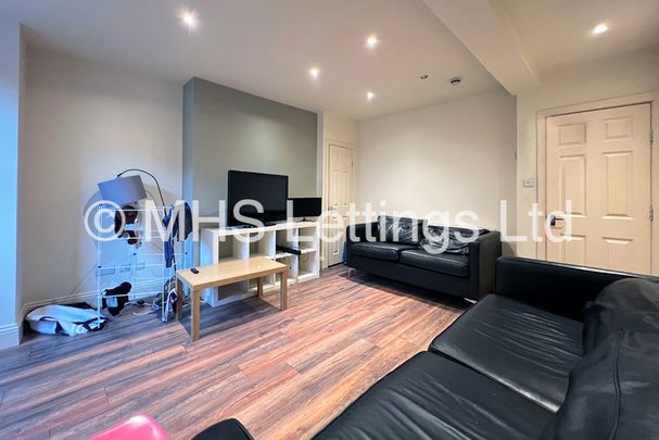 6 Bedroom Mid Terraced House for rent in Bennett Road - Photo 1