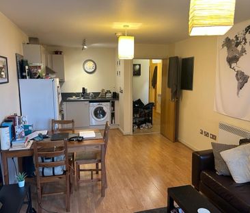 1 Bed Flat, Johnston Court, E10 - Photo 1
