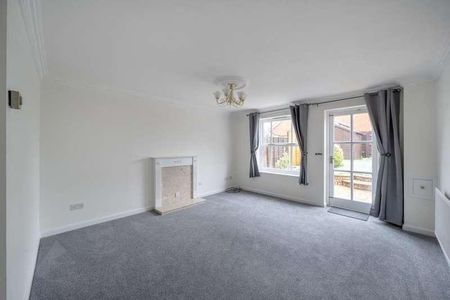 Watermead, Aylesbury, HP19 - Photo 2