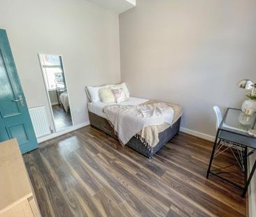 6 bedroom terraced house to rent - Photo 2