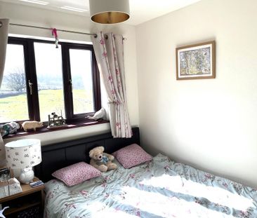 2 bedroom semi-detached house to rent - Photo 4