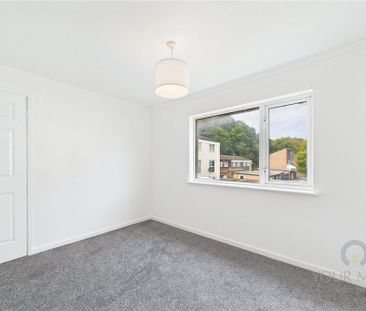 3 bedroom end of terrace house to rent - Photo 3