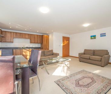 2 bedroom flat to rent - Photo 2