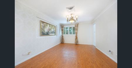 Prestigious Balintore Estate Living Backing onto Spain Reserve - Photo 2