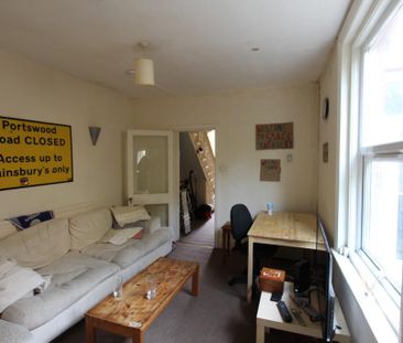 5 bedroom detached house to rent - Photo 2