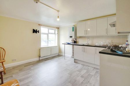 3 bedroom apartment to rent - Photo 5