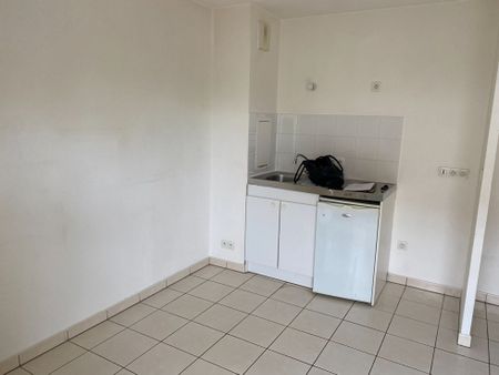 Appartement Trappes 1 pièce(s) 24.95 m2 avec parking en sous sol - Photo 4