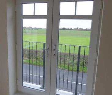 3 bedroom House To Let - Photo 2
