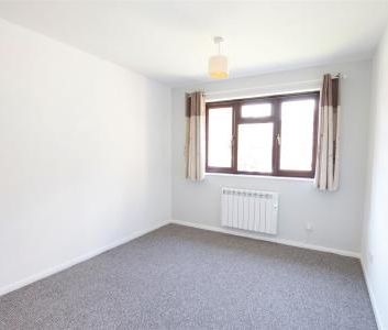 Cuthbury Gardens, Wimborne - Photo 2