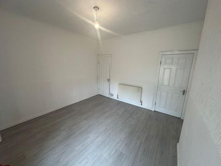 2 bedroom semi-detached house to rent - Photo 3
