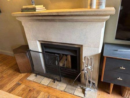 The Butts, Poulton, GL7 - Photo 2