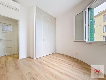 Location Appartement 4 pièces 80m² AJACCIO 20090 - Photo 2