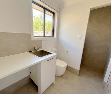 CONVENIENTLY LOCATED TOWNHOUSE - Photo 3