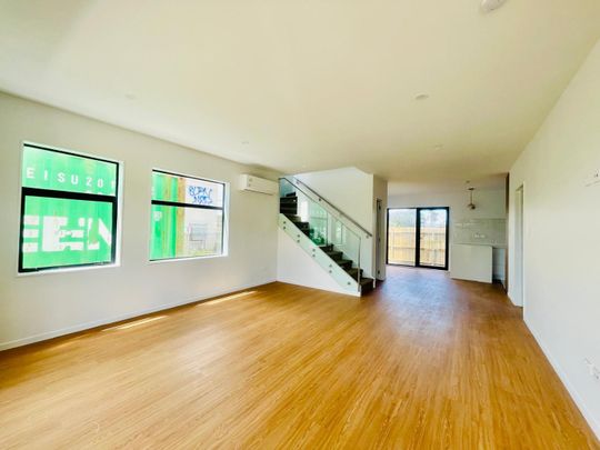 TAKANINI, 4 BEDROOMS - Photo 1