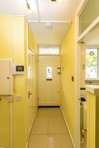 3 bedroom flat share to rent - Photo 2